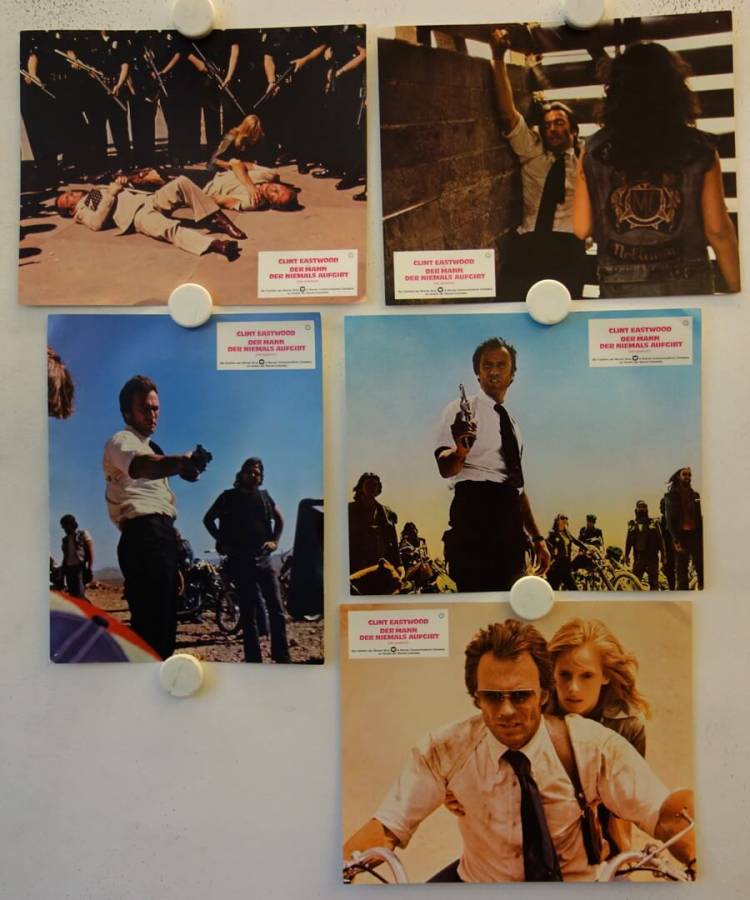 The Gauntlet original release german lobby cards